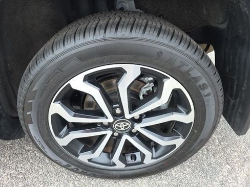 Certified 2024 Toyota Corolla Cross SE w/ Moonroof Package image 7