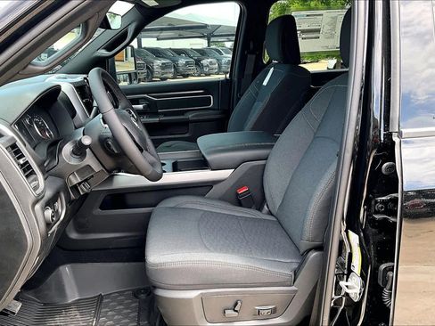 New 2026 RAM 3500 Big Horn AWD/4WD image 9