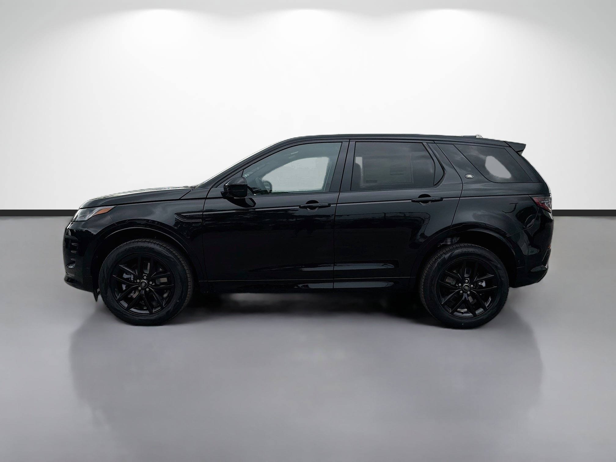 New 2026 Land Rover Discovery Sport Landmark AWD/4WD image 2