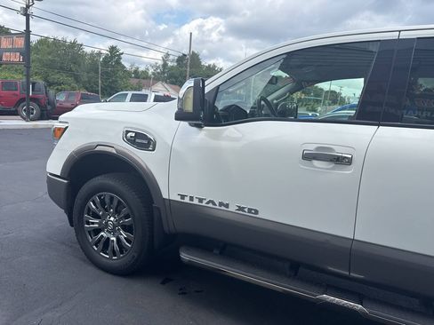 Used 2017 Nissan Titan Platinum Reserve AWD/4WD image 4