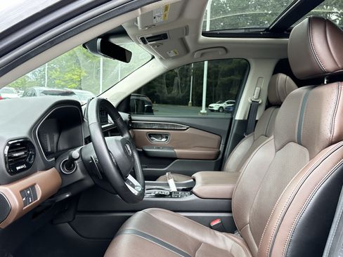 Used 2025 Honda Pilot Elite image 7