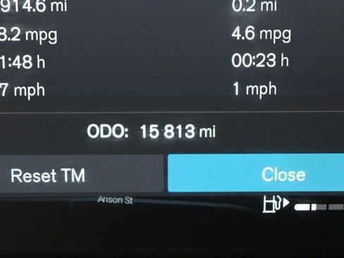Used 2024 Volvo XC40 B5 Plus AWD/4WD image 23