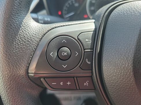 Used 2022 Toyota Corolla LE FWD image 18
