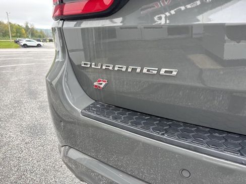 Used 2023 Dodge Durango GT image 12