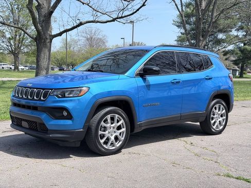 Used 2022 Jeep Compass Latitude AWD/4WD image 38