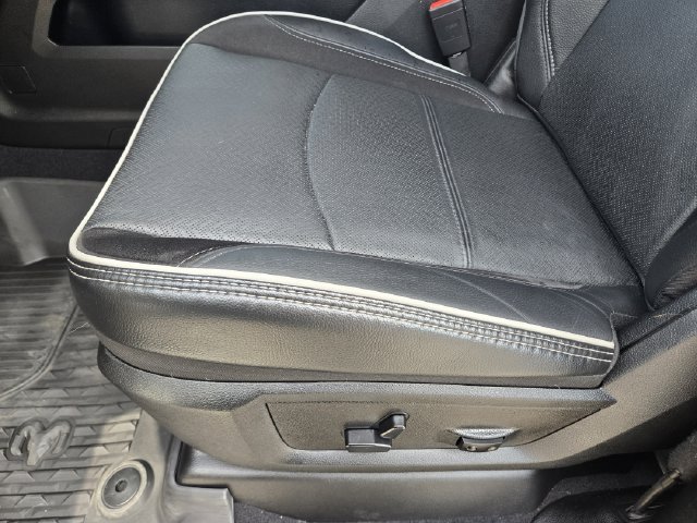Used 2025 RAM 2500 Laramie AWD/4WD image 23