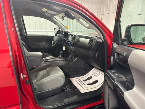 Used 2022 Toyota Tacoma SR AWD/4WD image 10