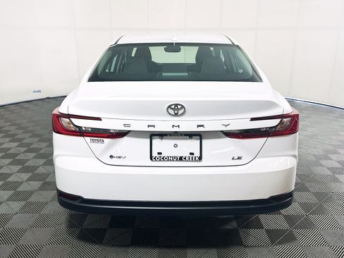 Certified 2025 Toyota Camry LE FWD image 4