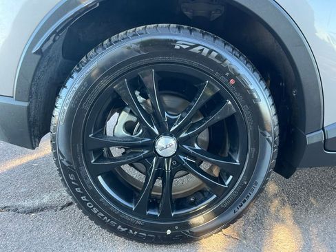 Used 2020 Toyota C-HR LE image 11