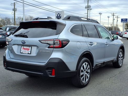 Used 2021 Subaru Outback Premium image 3