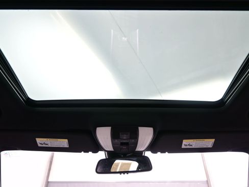 Used 2015 Mercedes-Benz E 350 4MATIC Sedan image 16
