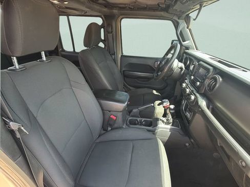 Used 2020 Jeep Gladiator Sport w/ Trailer Tow Package AWD/4WD image 11