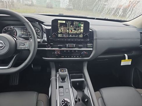 New 2025 Nissan Pathfinder SL image 22
