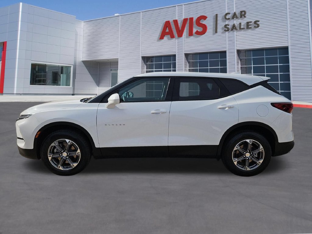 Used 2025 Chevrolet Blazer LT FWD image 8