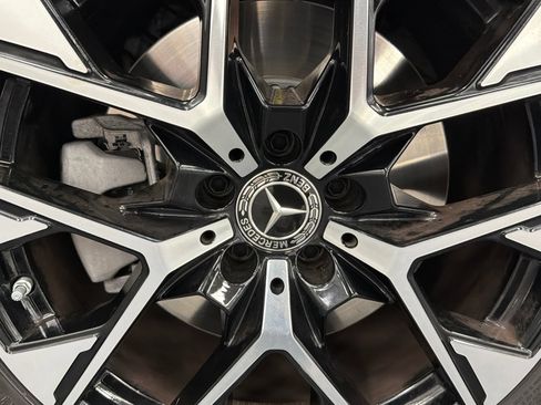 Used 2025 Mercedes-Benz GLC 350e 4MATIC image 19