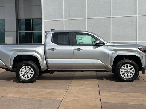 Certified 2025 Toyota Tacoma SR5 image 3