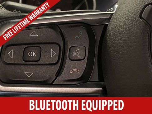 Used 2019 Jeep Wrangler Unlimited Sahara AWD/4WD image 9