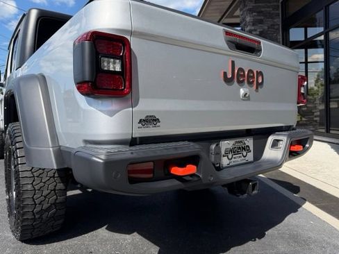 Used 2024 Jeep Gladiator Mojave w/ Technology Group AWD/4WD image 18