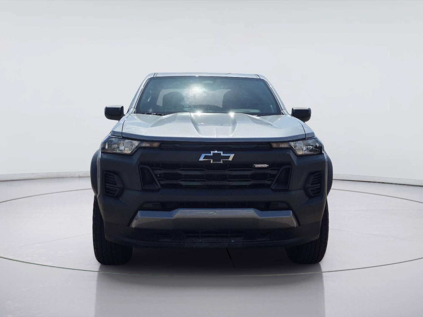 Used 2026 Chevrolet Colorado Trail Boss AWD/4WD image 2