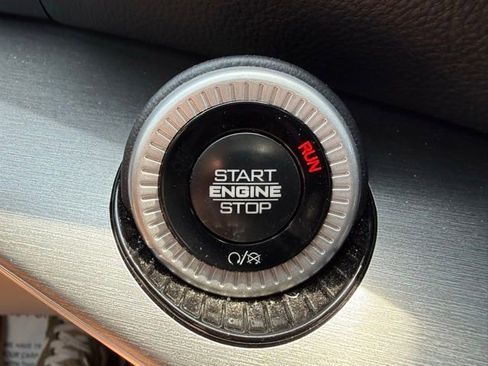 Used 2025 Jeep Wagoneer Series III w/ Premium Group I AWD/4WD image 41