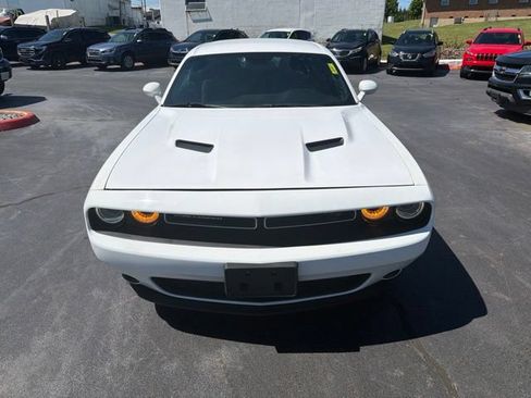 Used 2016 Dodge Challenger R/T RWD image 4