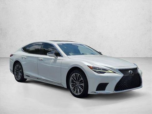 Certified 2023 Lexus LS 500 w/ Accessory Package (Z2) RWD image 3