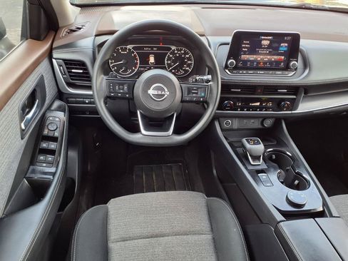 Used 2023 Nissan Rogue SV AWD/4WD image 7