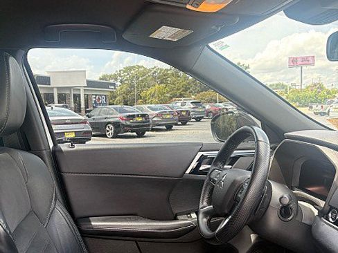 Used 2023 Mitsubishi Outlander SE AWD/4WD image 10