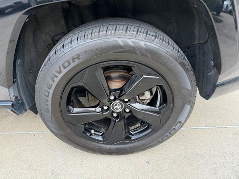Used 2019 Toyota RAV4 XSE w/ XSE Weather Package AWD/4WD image 9
