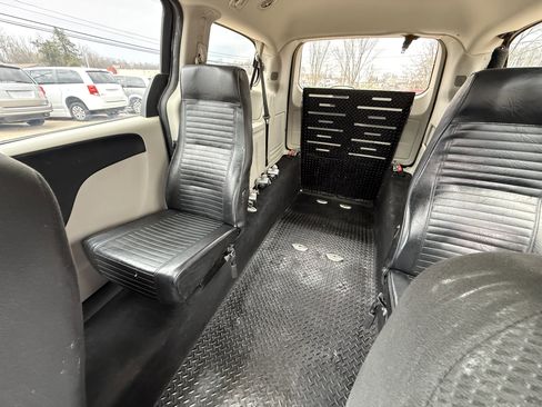 Used 2015 Dodge Grand Caravan SE w/ Quick Order Package 29E SE image 25