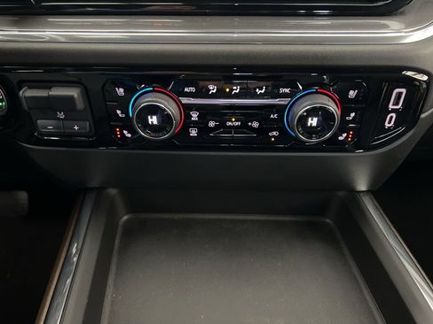 Used 2024 Chevrolet Silverado 2500 High Country w/ High Country Premium Package AWD/4WD image 16