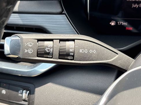 Used 2026 GMC Acadia Elevation w/ Elevation Premium Package FWD image 19