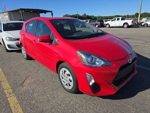 Used 2016 Toyota Prius C One FWD image 4