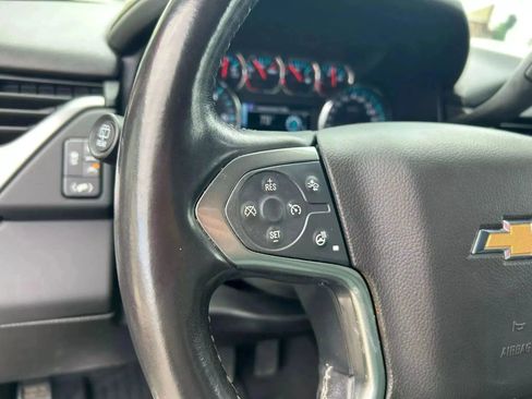 Used 2020 Chevrolet Suburban Premier image 16