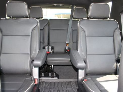 Used 2022 GMC Yukon SLT w/ SLT Premium Package AWD/4WD image 15