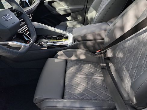 New 2025 Audi SQ5 Premium Plus image 17