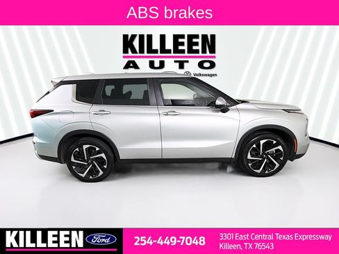 Used 2023 Mitsubishi Outlander SE FWD image 9