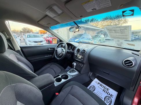 Used 2012 Nissan Rogue SV image 17