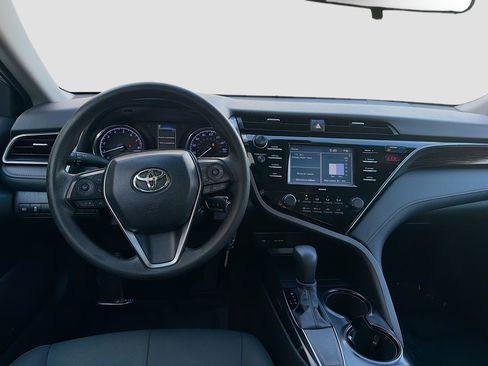 Used 2020 Toyota Camry LE FWD image 18