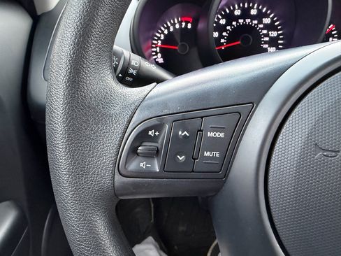 Used 2012 Kia Soul 5dr Wgn Auto Base image 24