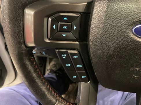 Used 2019 Ford F150 Lariat w/ Equipment Group 502A Luxury AWD/4WD image 30