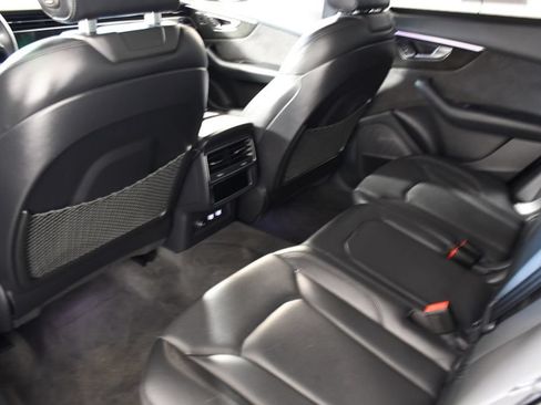 Used 2019 Audi Q8 Prestige w/ Luxury Package AWD/4WD image 27