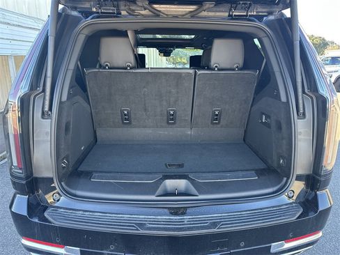 Certified 2025 Cadillac Escalade Premium Luxury image 29