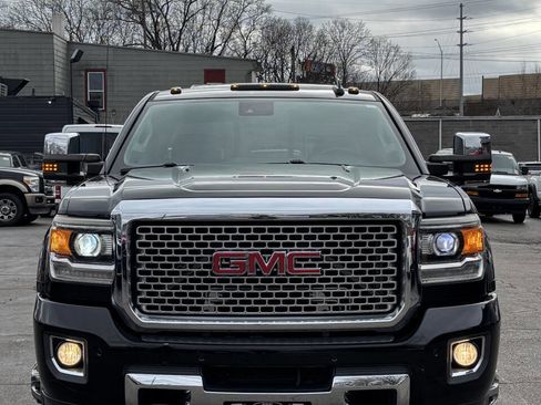 Used 2016 GMC Sierra 3500 Denali w/ Duramax Plus Package image 3