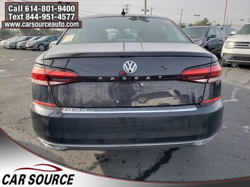 Used 2022 Volkswagen Passat 2.0T SE image 6