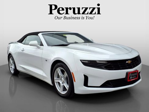 Used 2023 Chevrolet Camaro LT RWD image 1