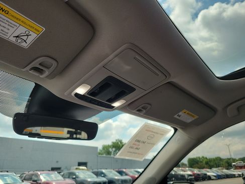 Used 2024 Honda Pilot Elite image 30