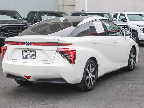 Used 2017 Toyota Mirai image 9