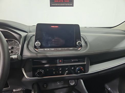 Certified 2025 Nissan Rogue S AWD/4WD image 20