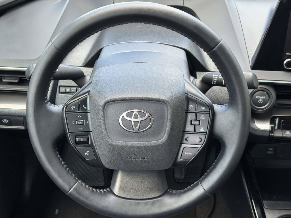 Used 2026 Toyota Prius LE FWD image 10